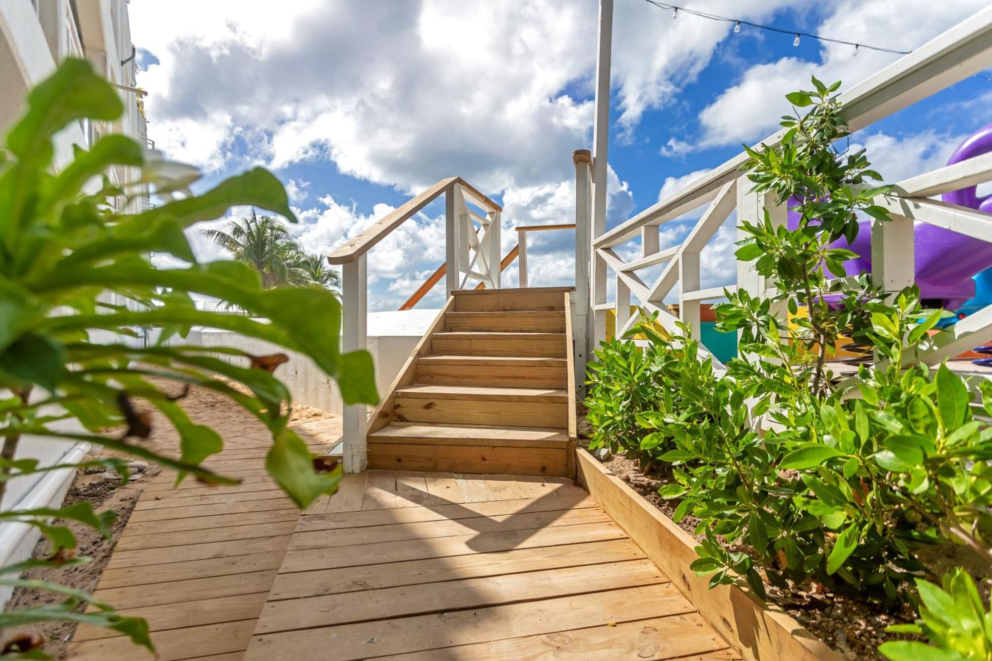 Maho Beach House - Sand Bar Studio - Ocean View Bagian luar foto